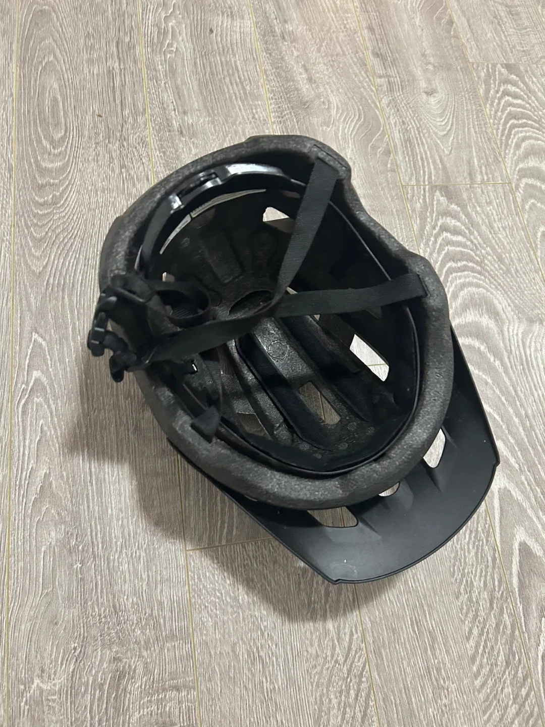 Bell Black Bike Helmet image indicator(2)