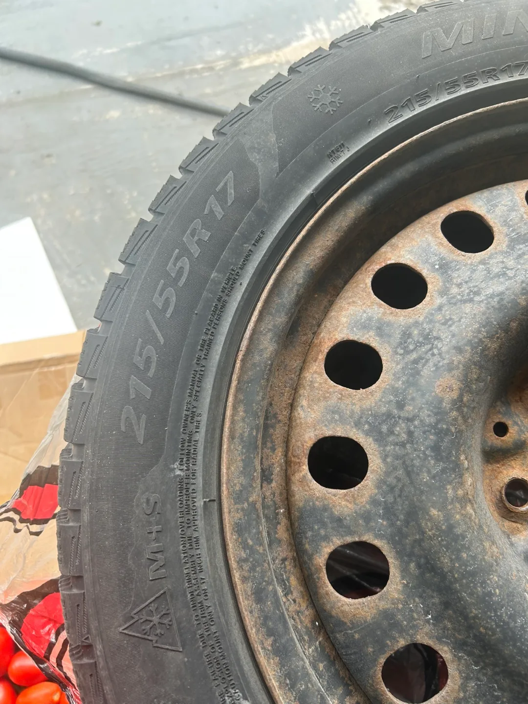 215/55R17 Used Winter Tire image indicator(2)