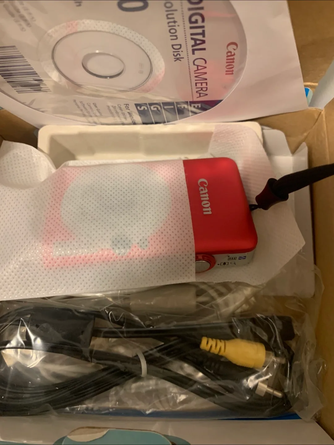 Canon PowerShot SD1200 IS Digital ELPH - Red image indicator(2)