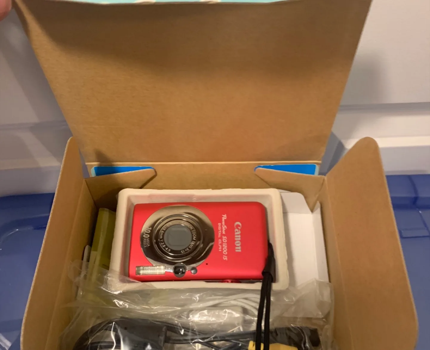 Canon PowerShot SD1200 IS Digital ELPH - Red image indicator(9)