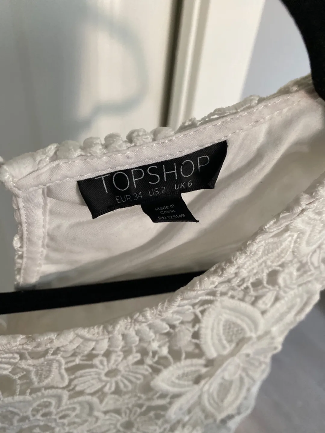 Topshop White Lace Top - Size US 2 / UK 6 image indicator(3)