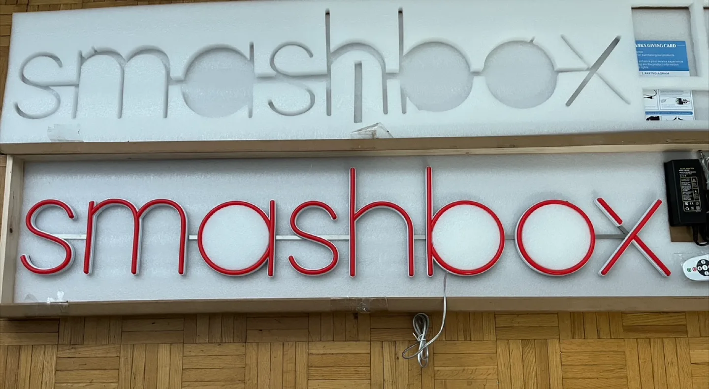 Smashbox Neon Sign - New in Box! image indicator(4)