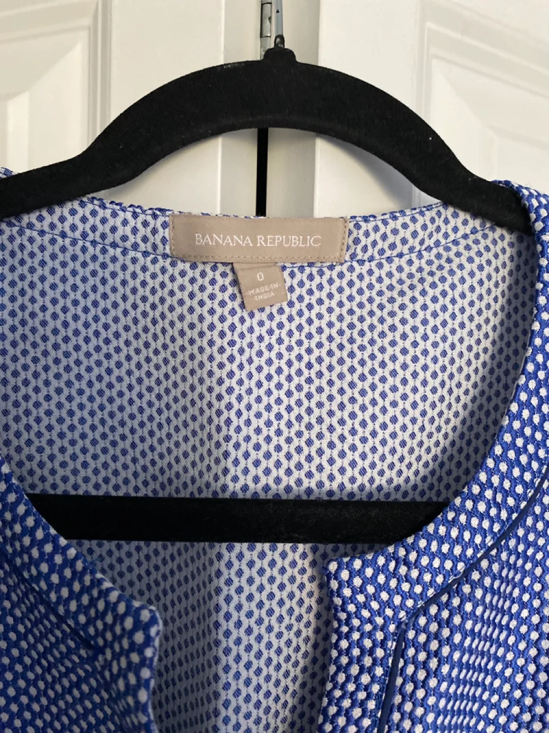 Banana Republic Blue Sleeveless Top - Size 0 image indicator(3)