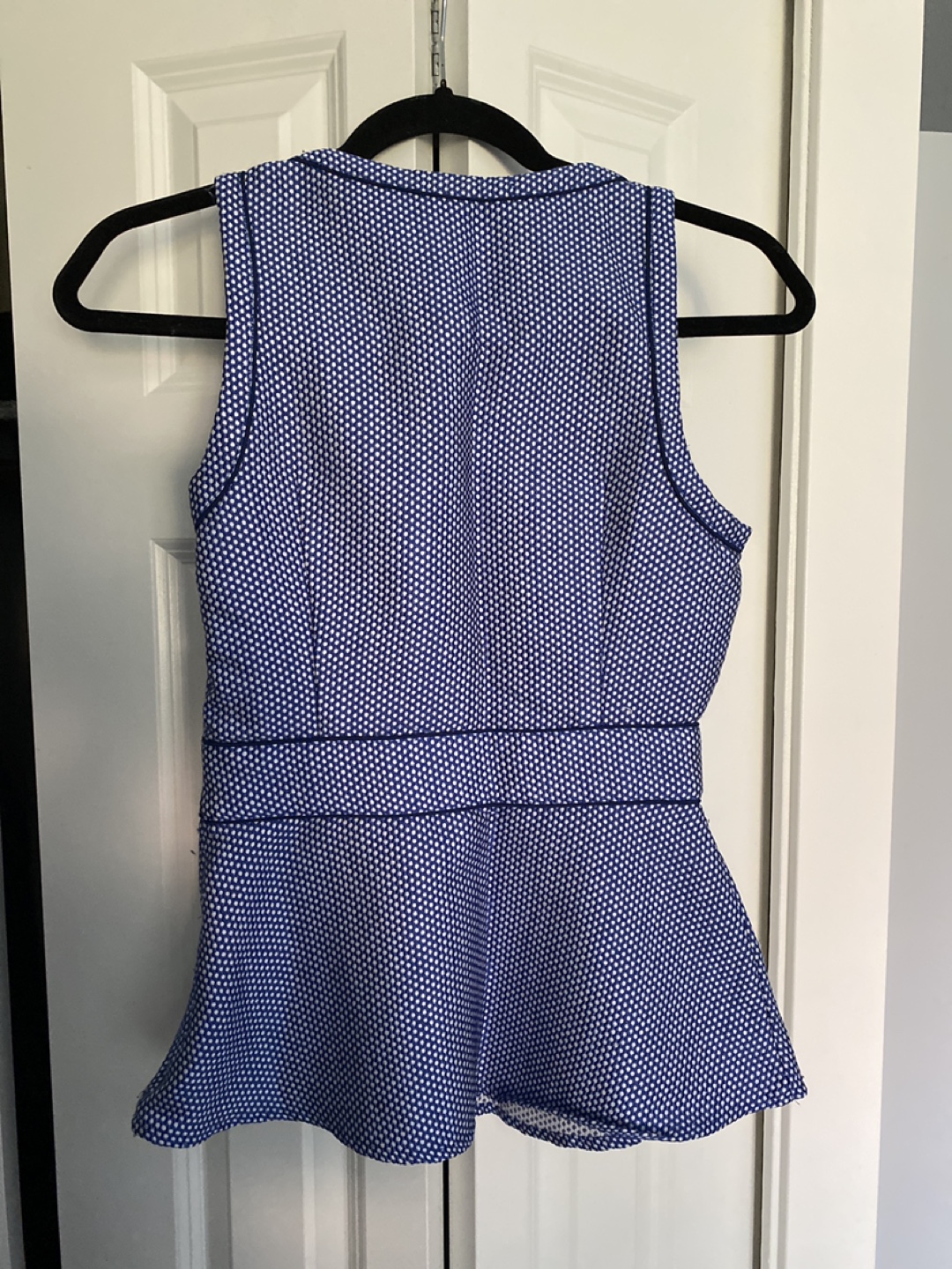 Banana Republic Blue Sleeveless Top - Size 0 - photo 2