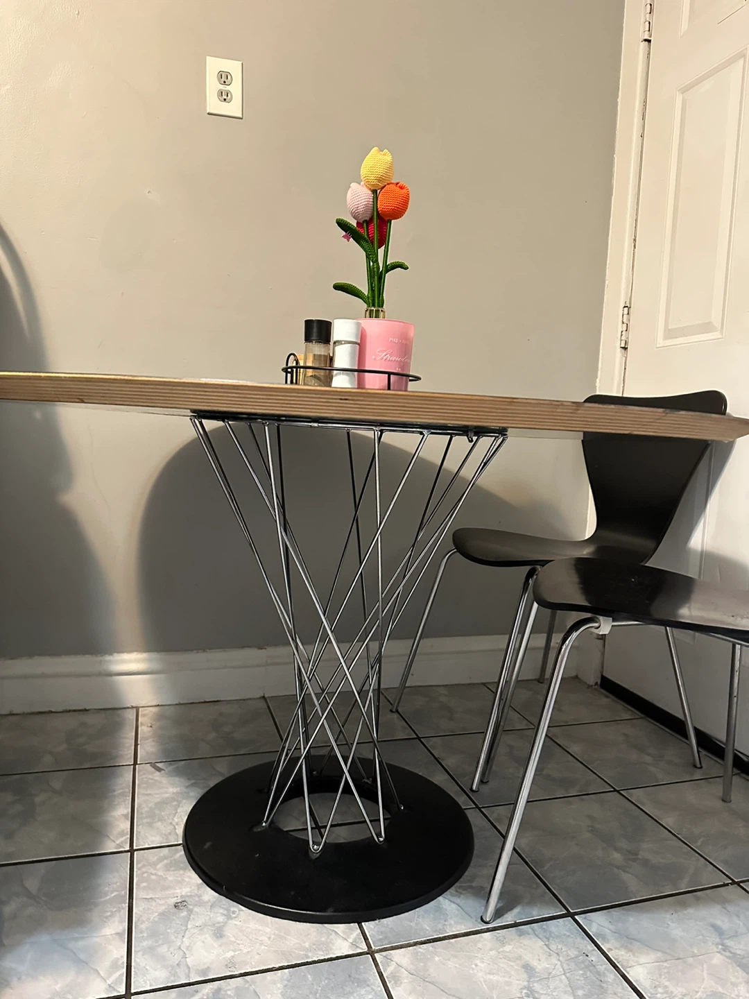 Round Dining Table with Wire Base