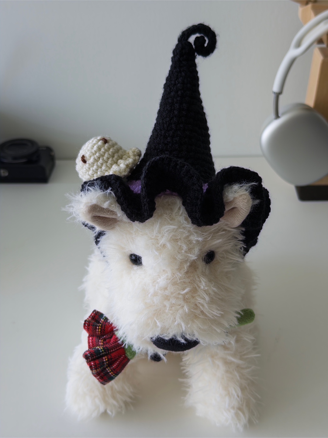 handmade crochet witch hat with little ghost - photo 4