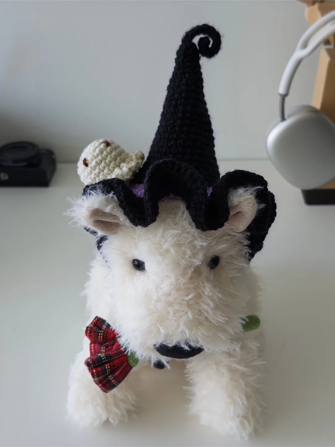 handmade crochet witch hat with little ghost image indicator(4)