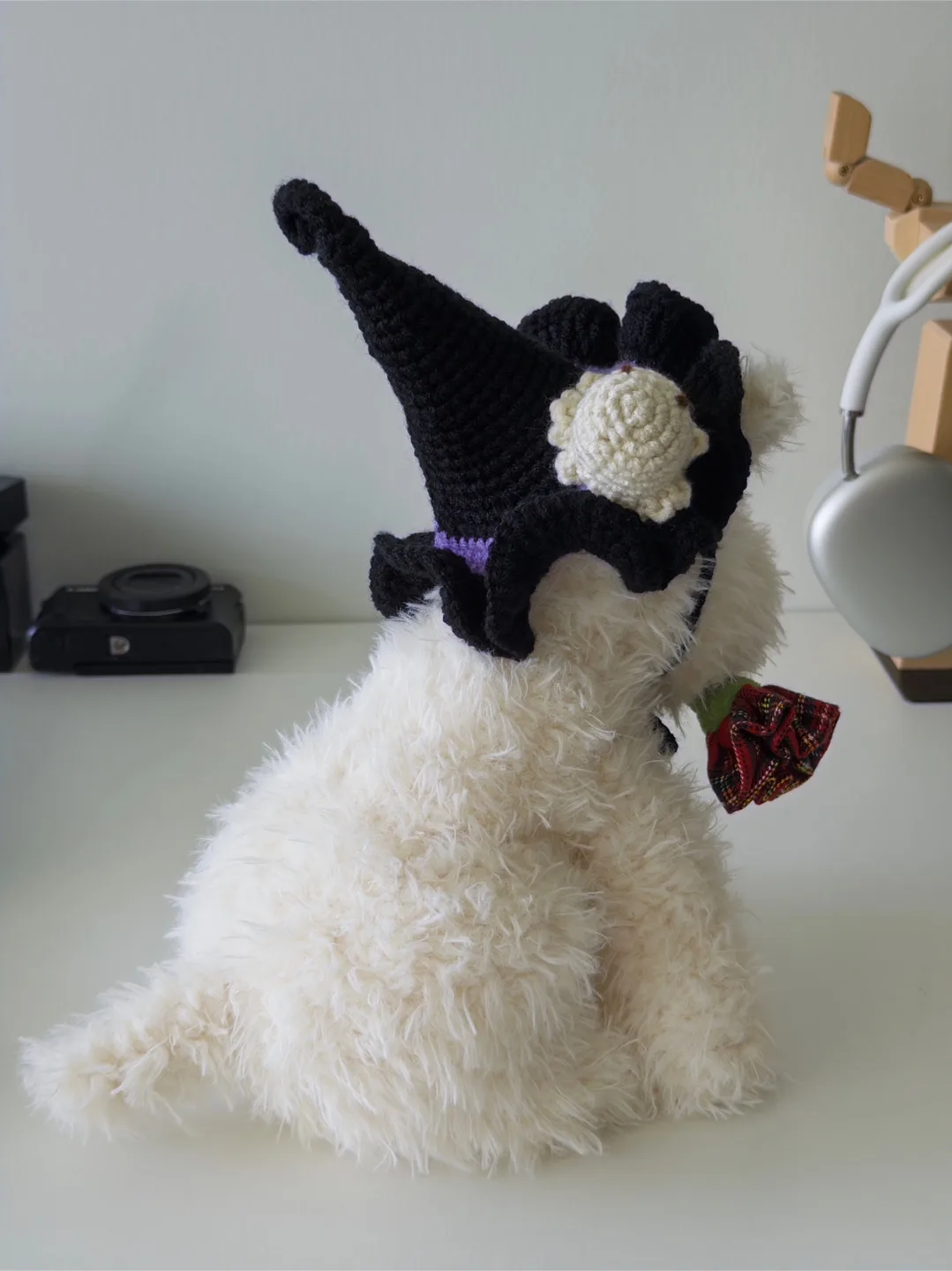 handmade crochet witch hat with little ghost image indicator(2)