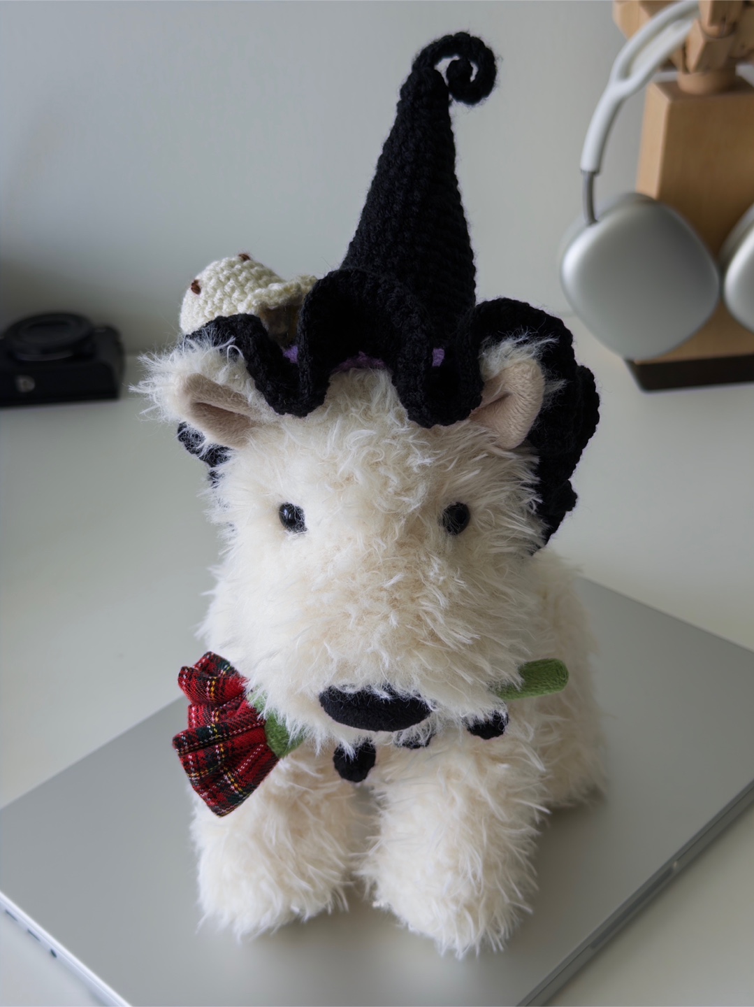 handmade crochet witch hat with little ghost - photo 3