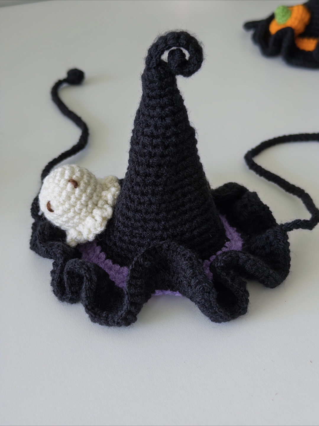 handmade crochet witch hat with little ghost - photo 5