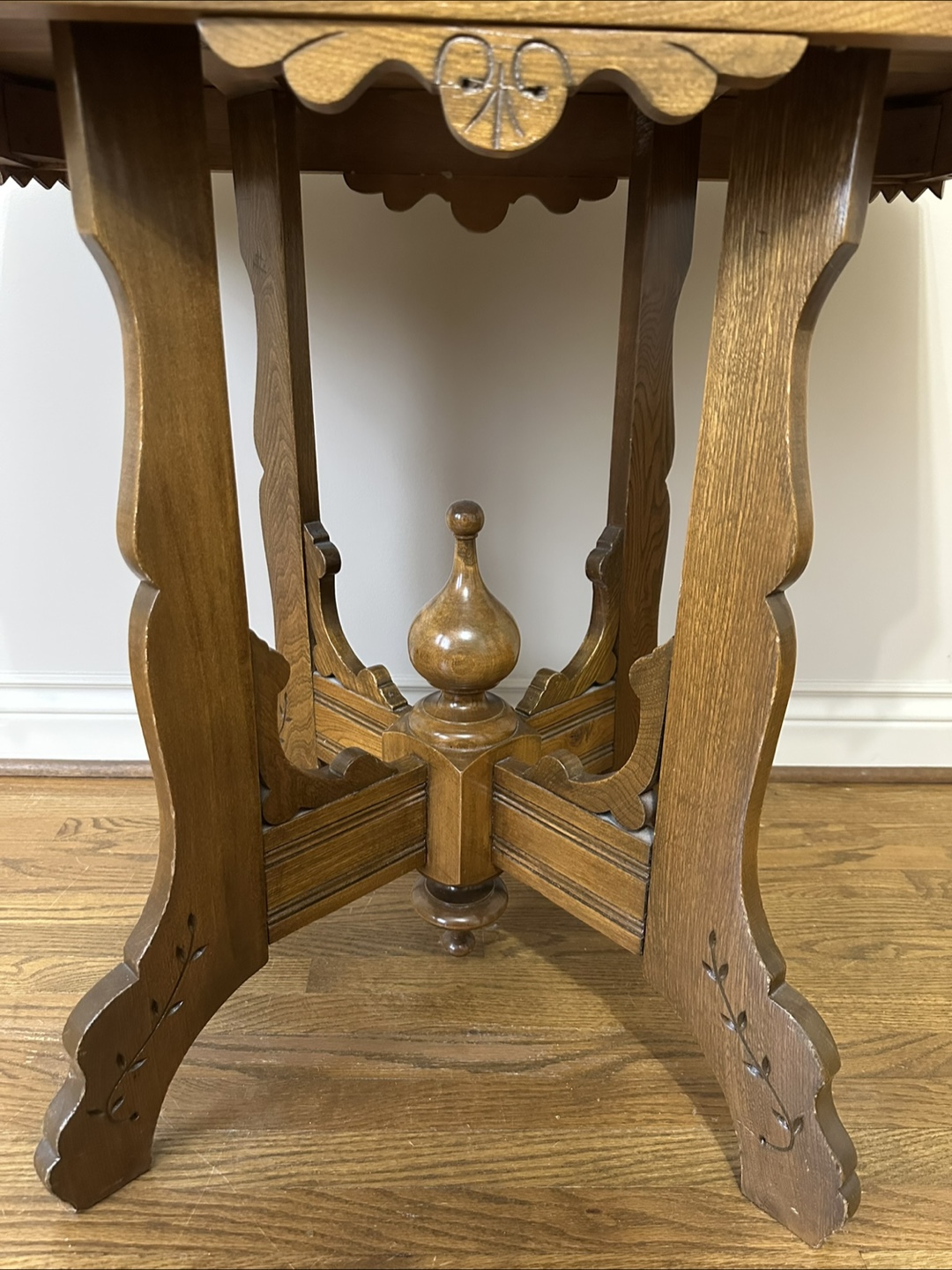 Vintage Ornate Wooden Side Table - photo 3