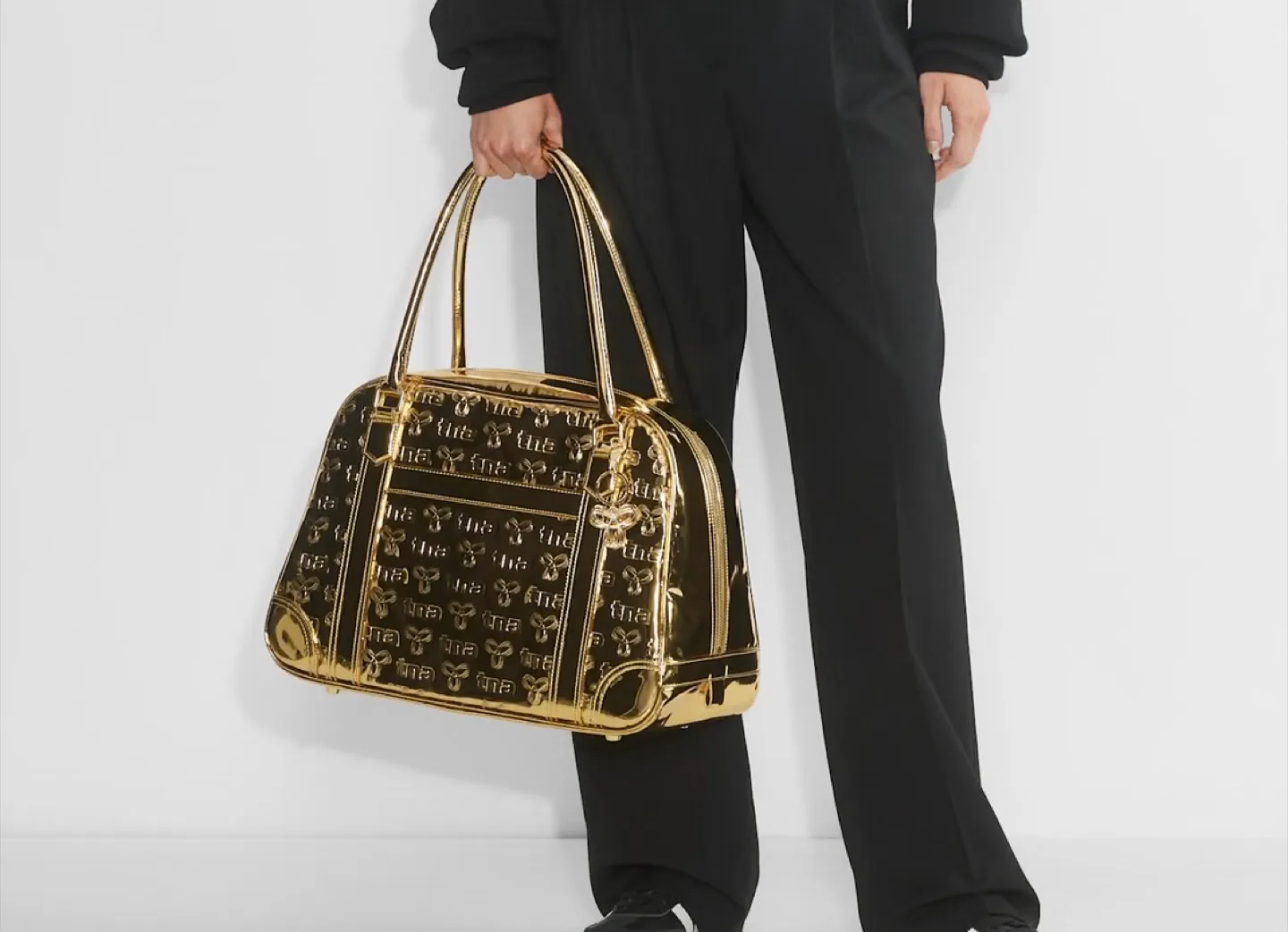 TNA Throwback Gold bag image indicator(2)