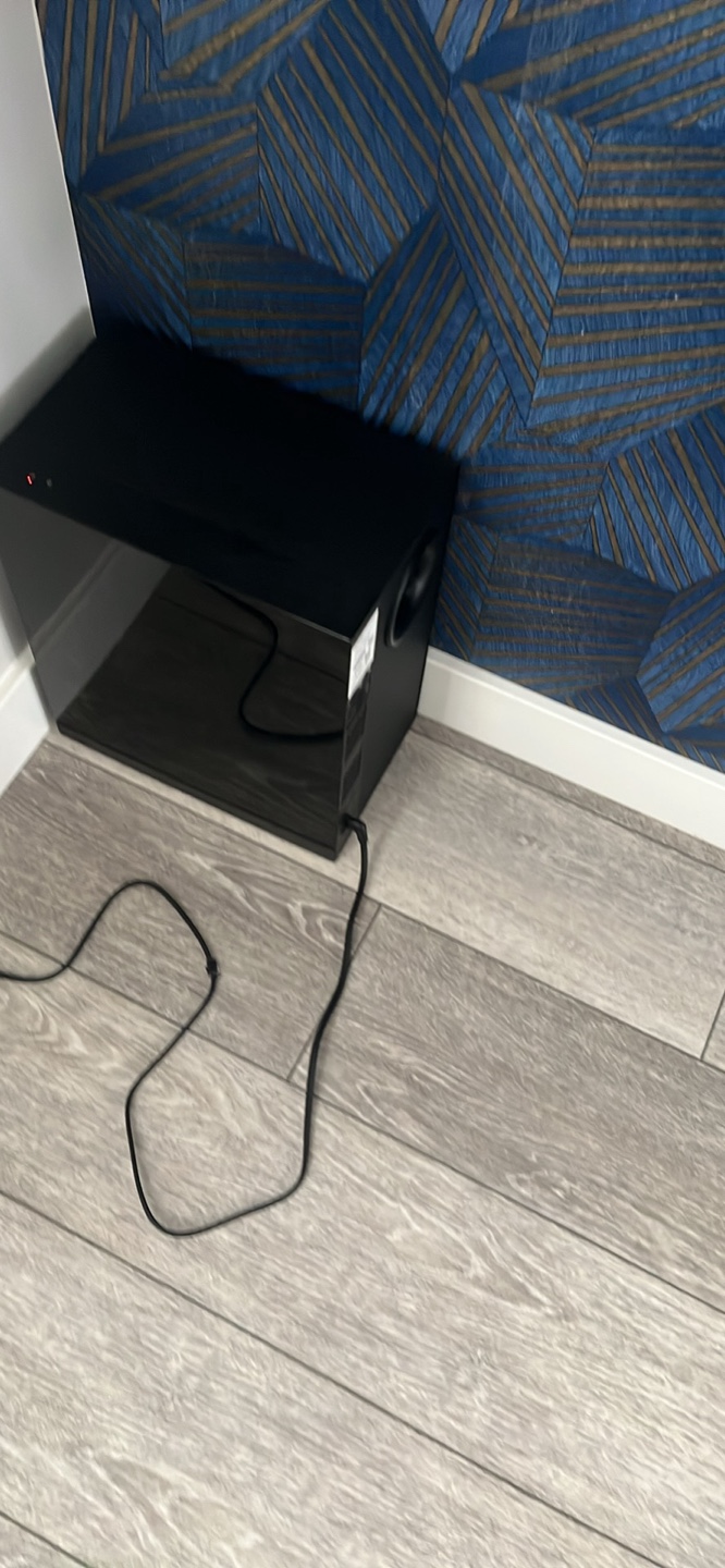 Samsung 4ktv 71”  samsung Soundbar  with wireless subwoofer - photo 2