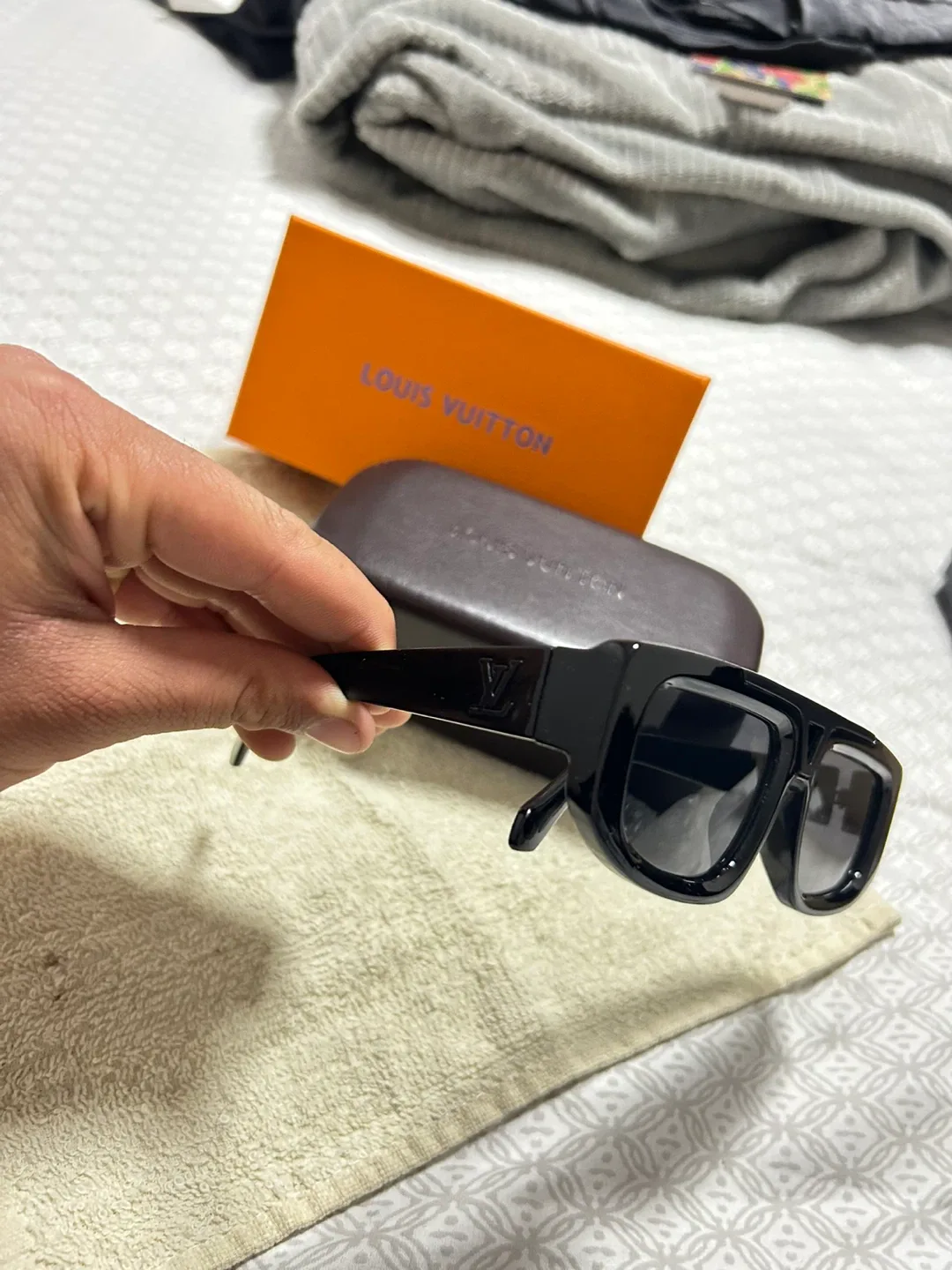 Louis Vuitton Black Sunglasses thumbnail