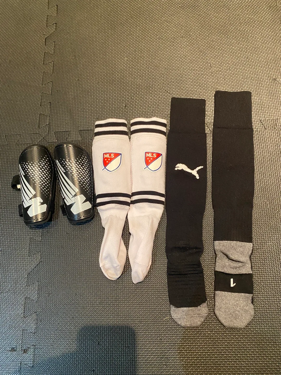 Soccer Shin Guards, Socks - Puma thumbnail