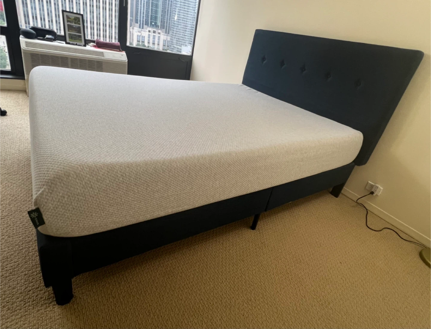Zinus Queen Size 10” Memory Foam Mattress - photo 4