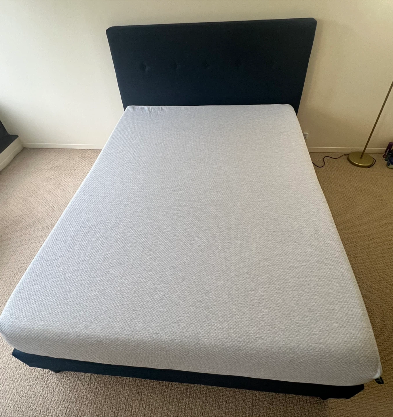 Zinus Queen Size 10” Memory Foam Mattress - photo 2