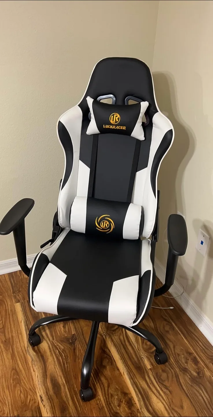 LUCKRACER Gaming Chair - Black & White