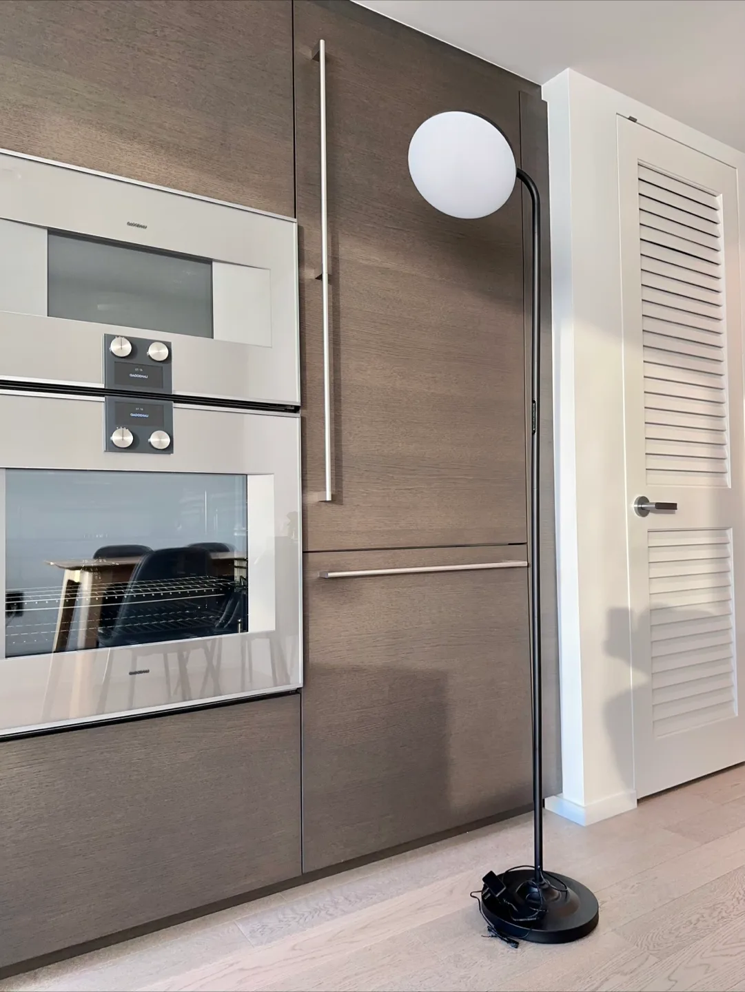 Dimmable Floor Lamp image indicator(2)