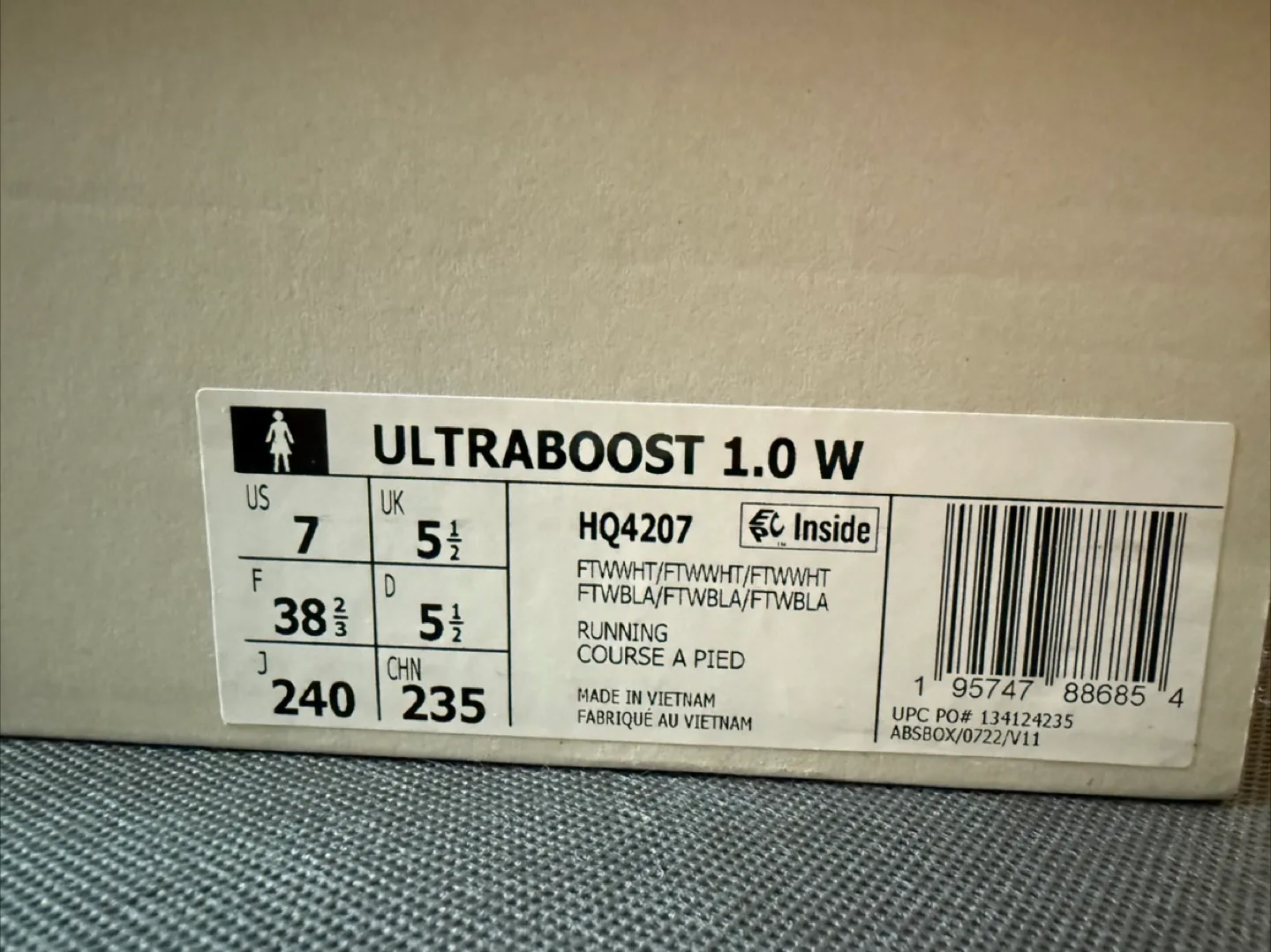 Adidas Ultraboost 1.0 image indicator(5)