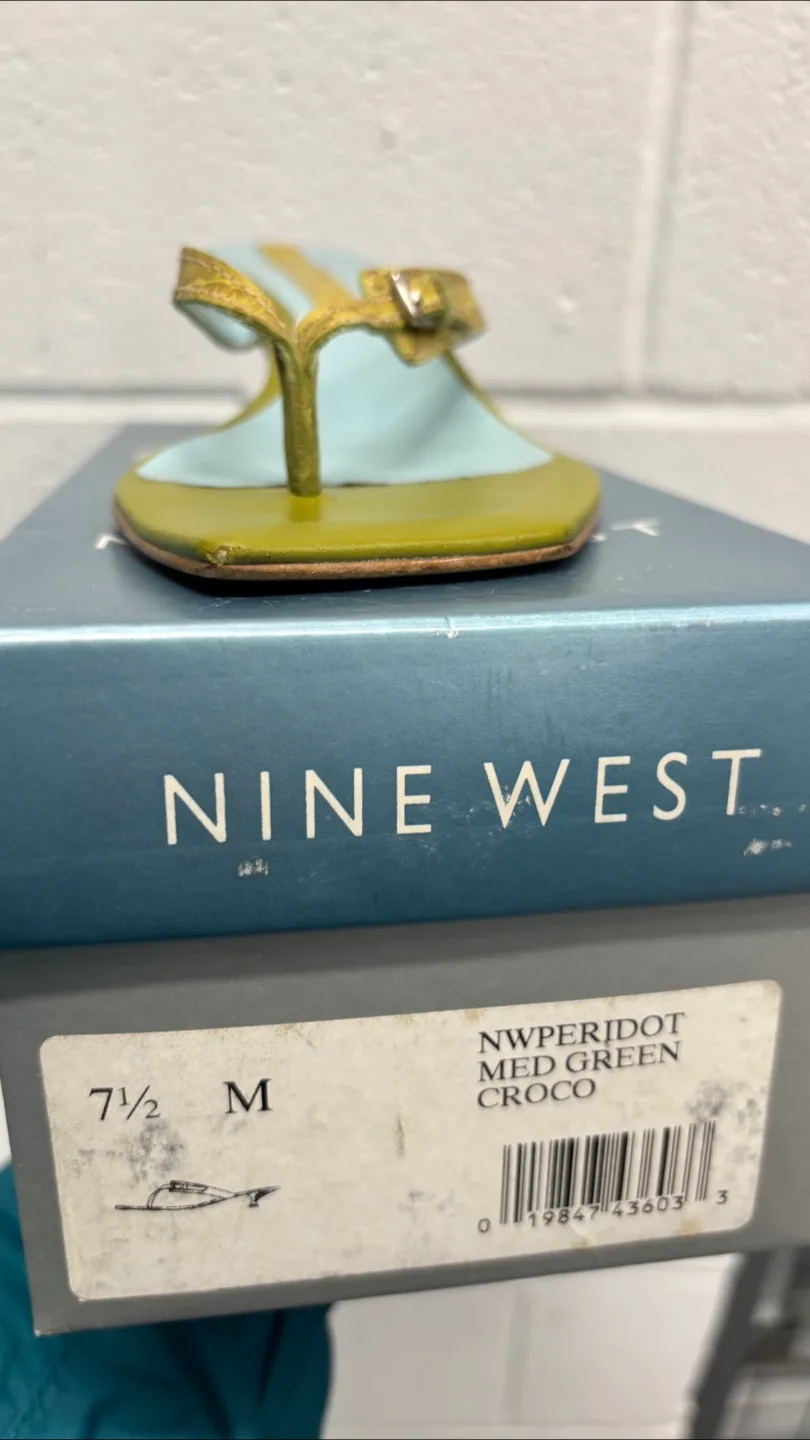 FREE Nine West Med Green Croco Heels - Size 7.5 image indicator(2)