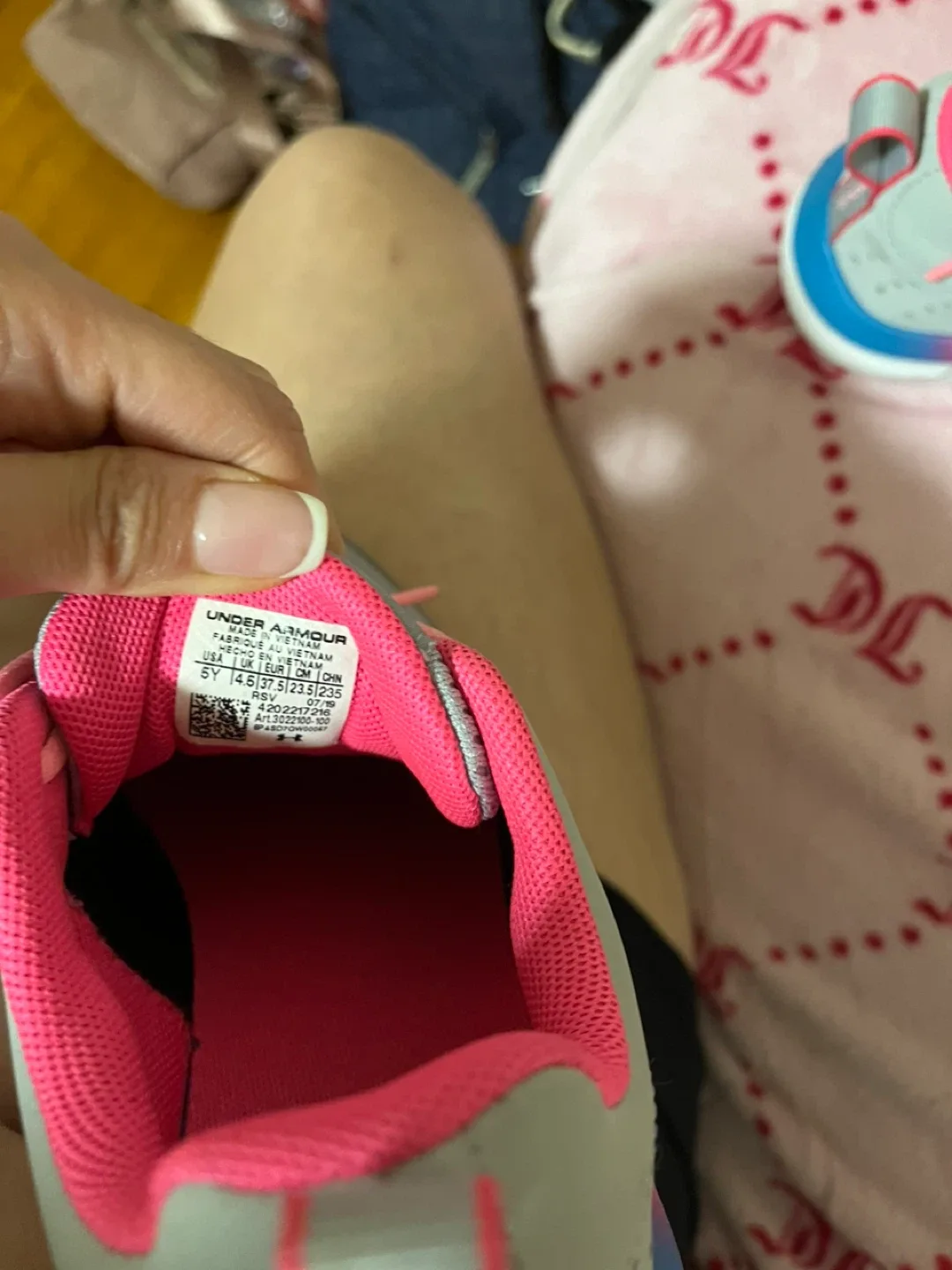 Under Armour Assert 9 Youth Size 5Y Sneakers thumbnail
