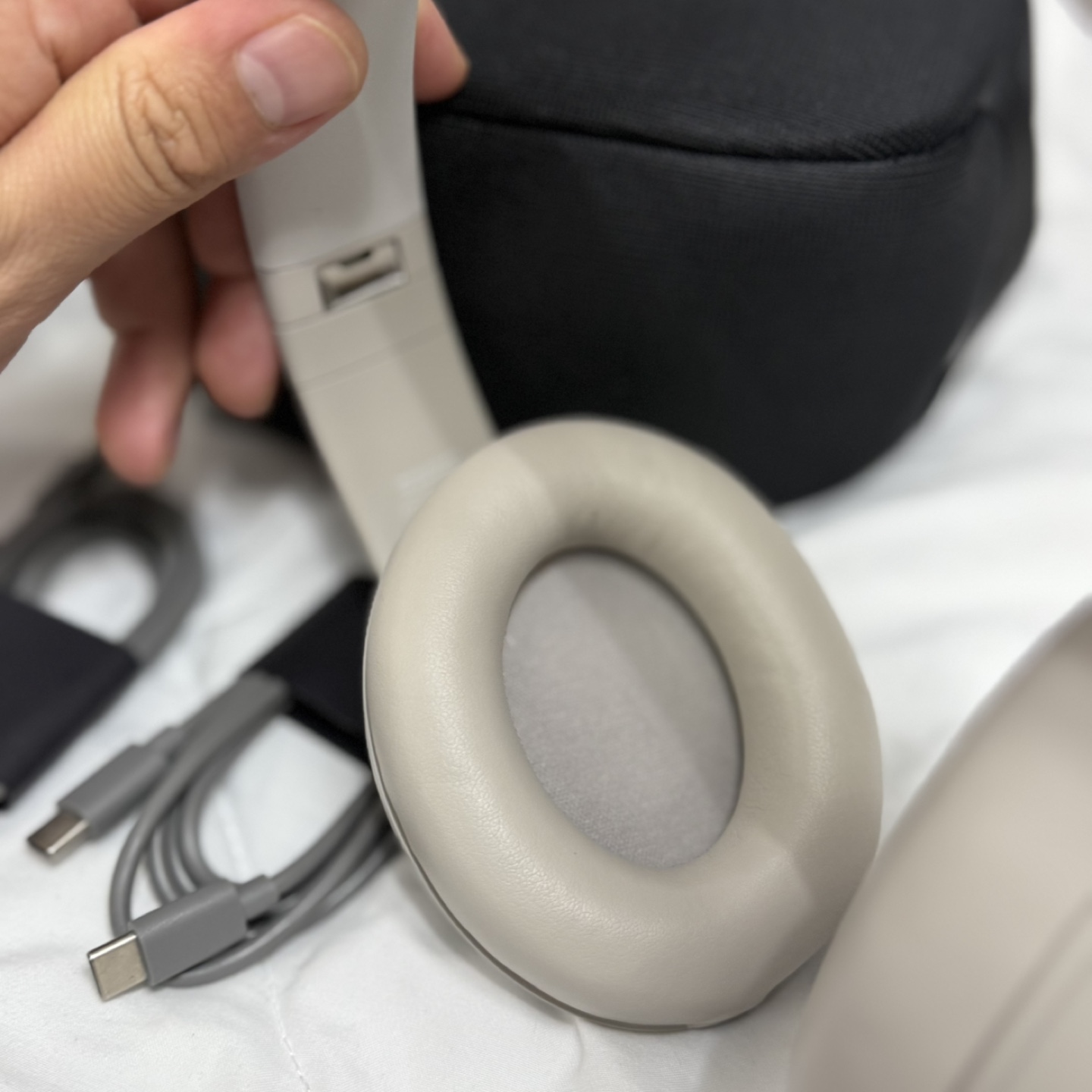 Beats Studio Pro Sandstone Headphones - photo 2