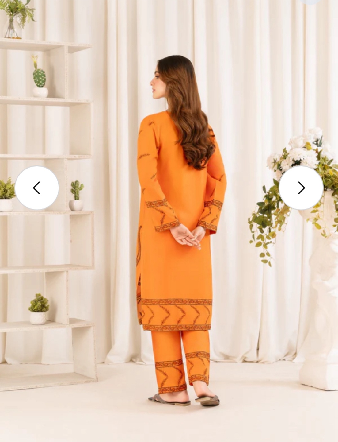 Brand new 2 piece embroidered kurta and pant set - photo 2