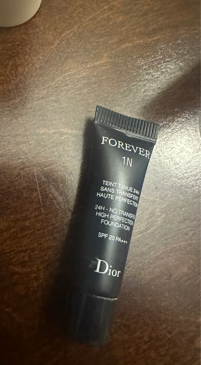 Dior Forever 1N Foundation 2.7ml image indicator(2)