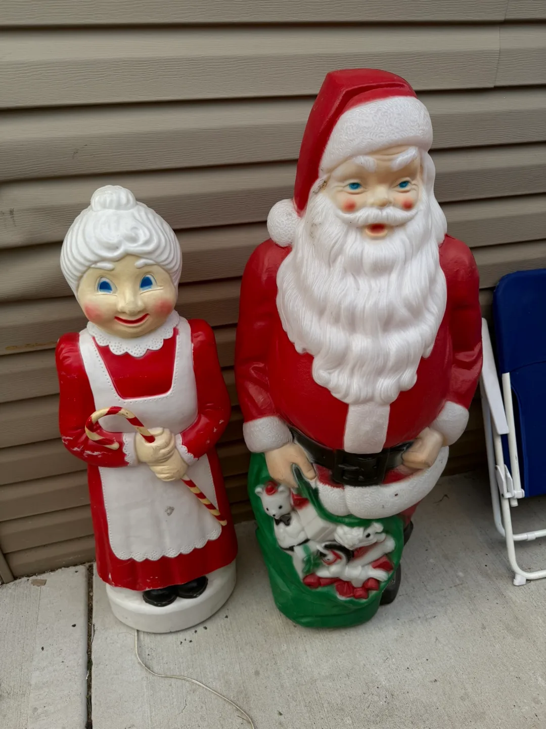 Vintage Santa & Mrs. Claus Blow Mold Set thumbnail
