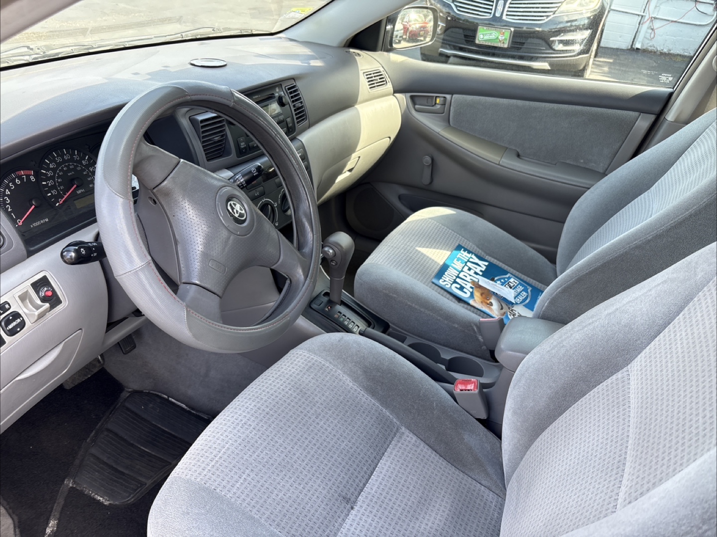 Toyota Corolla Sedan - Silver - photo 5