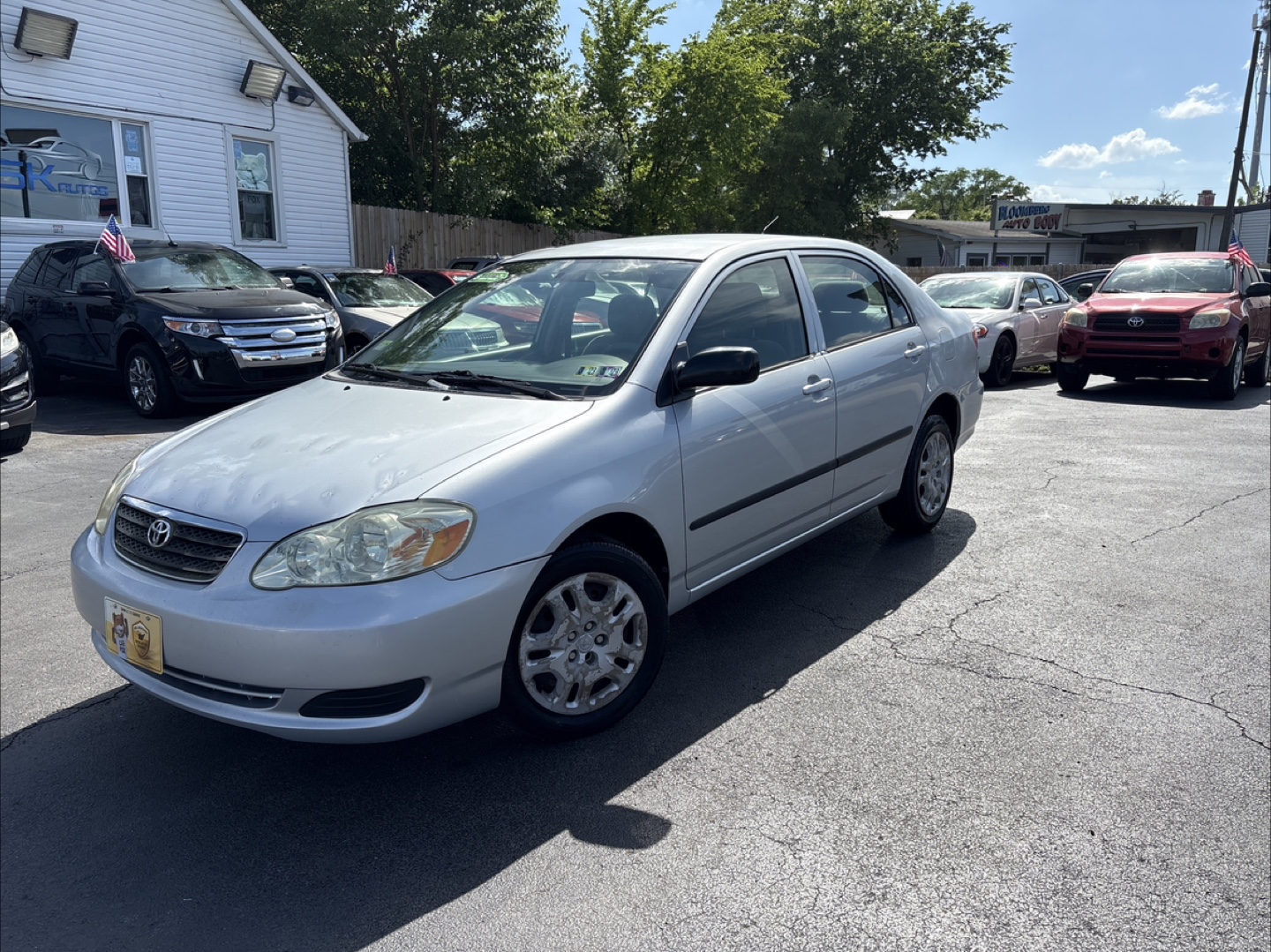 Toyota Corolla Sedan - Silver