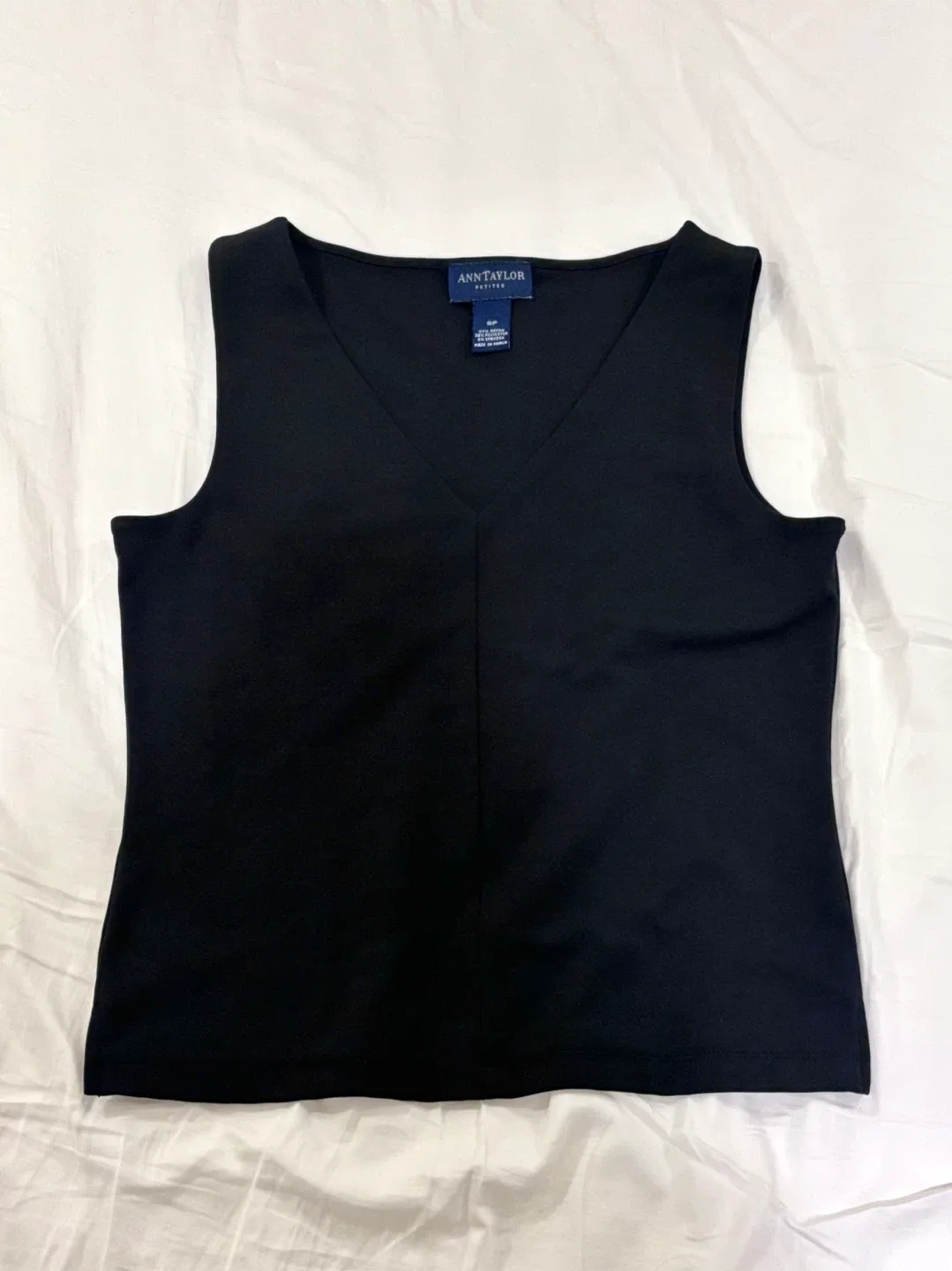 Ann Taylor Black V-Neck Sleeveless Top thumbnail