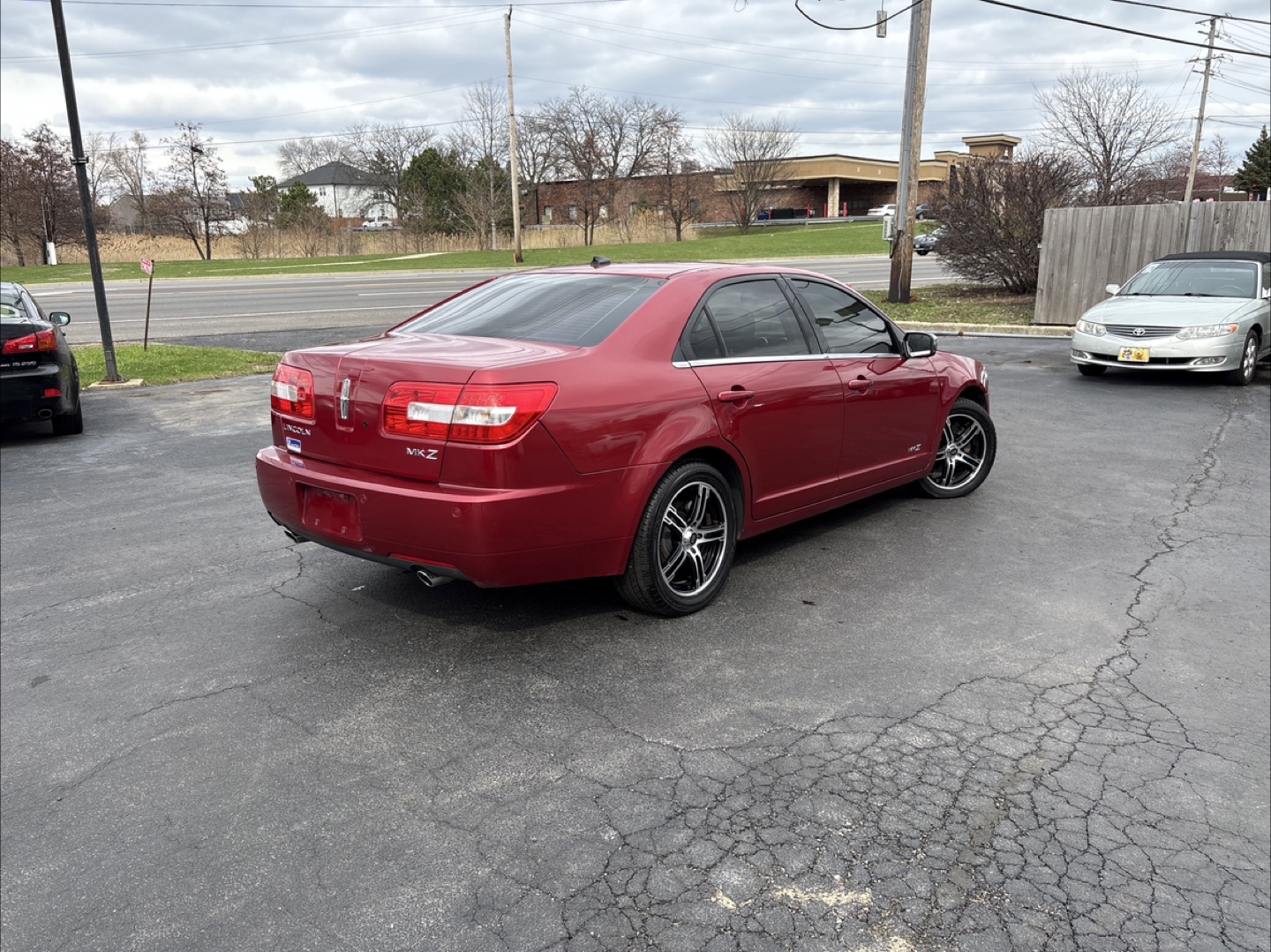 Red Lincoln MKZ Sedan - photo 4
