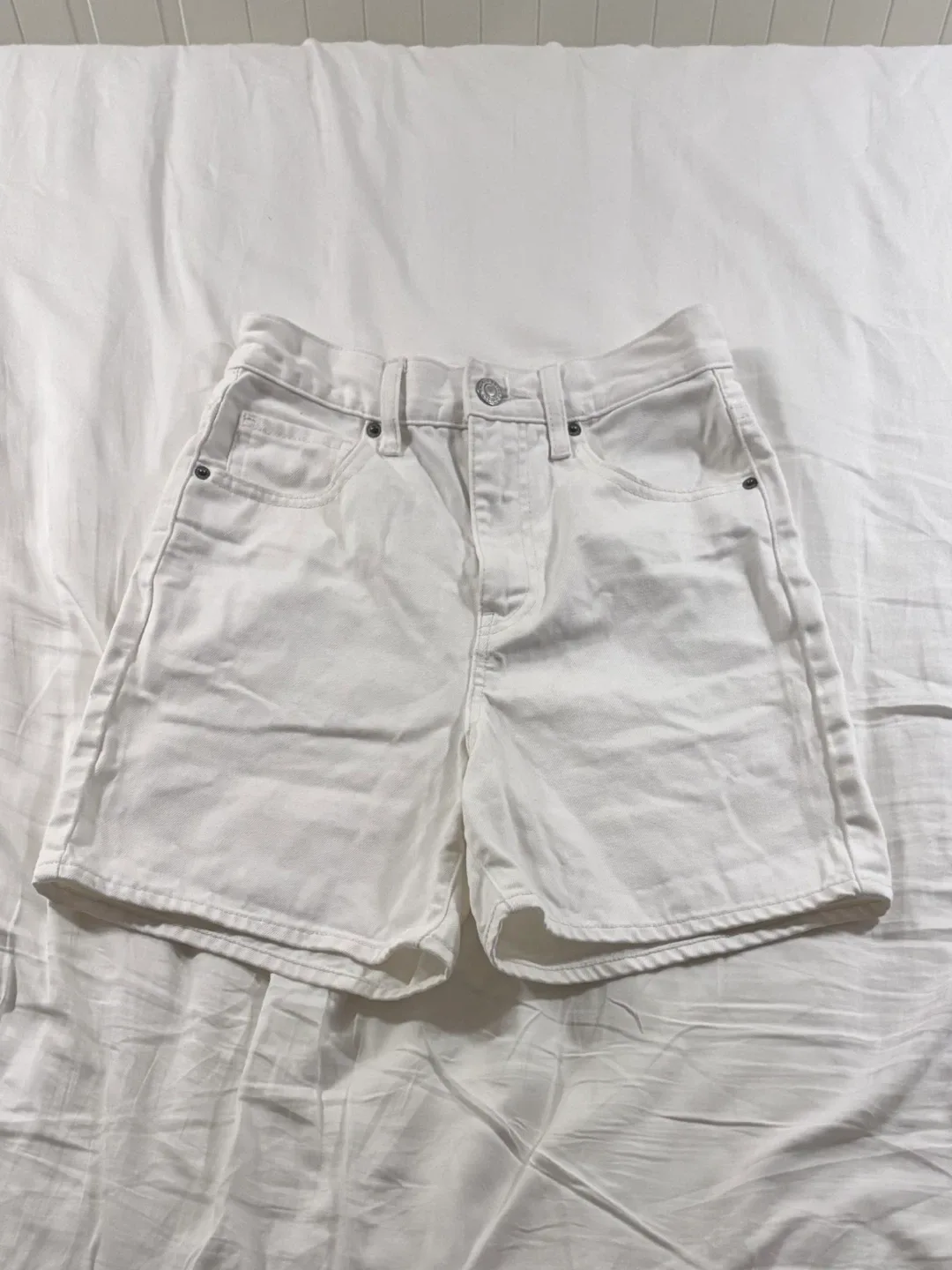 Uniqlo White Shorts thumbnail
