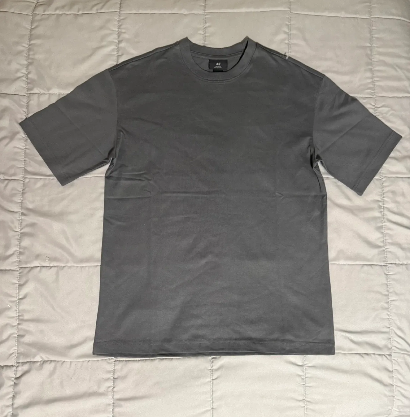 Soft Gray H&M Tee – Size XS thumbnail