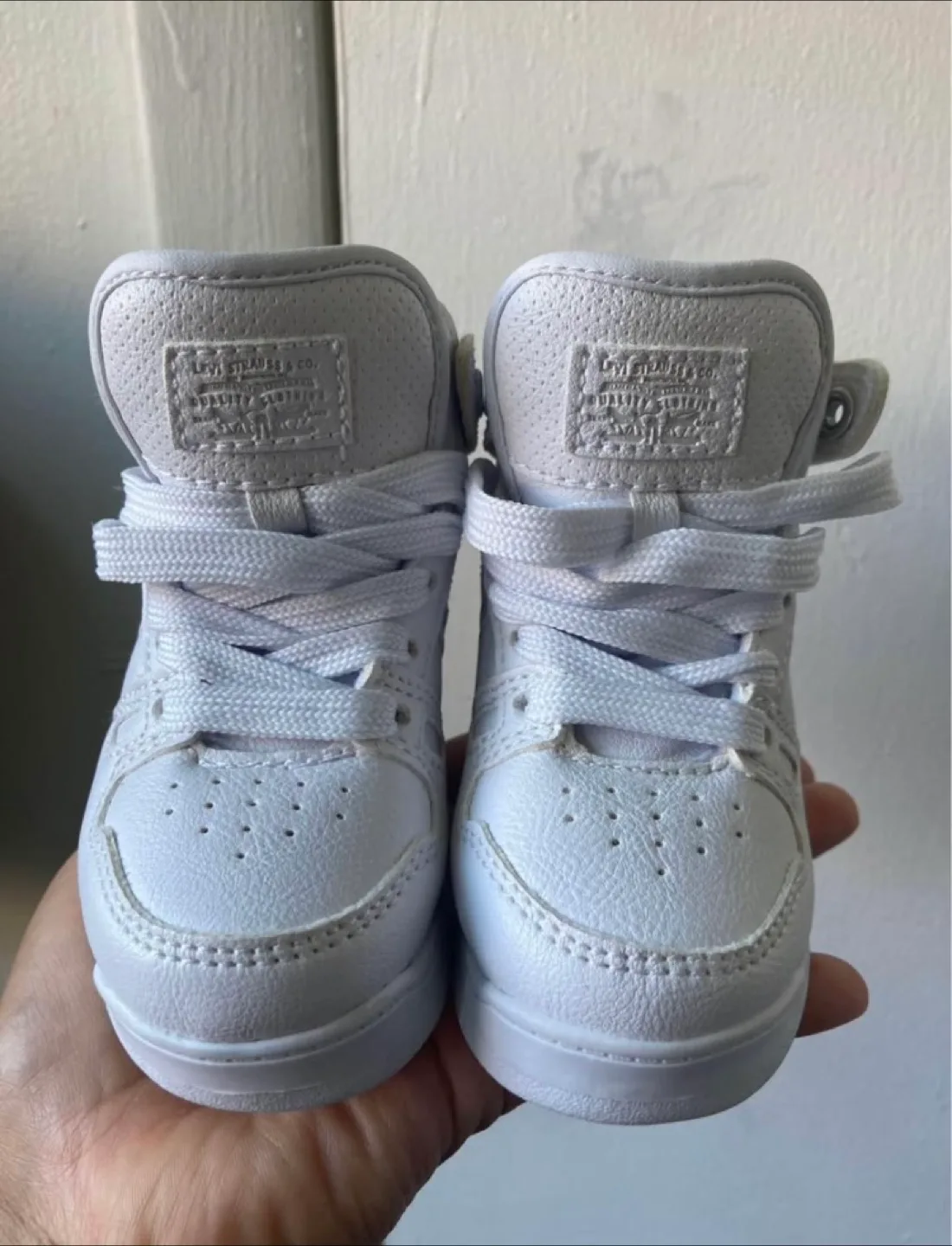 Levi's White High Top Sneakers baby size 5 thumbnail