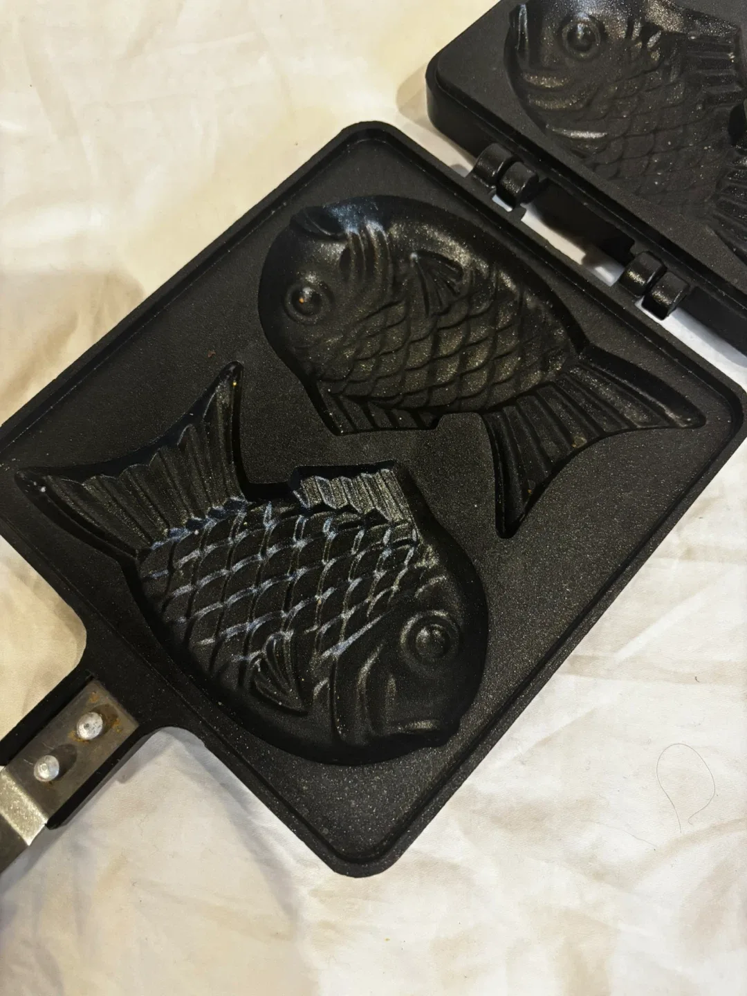 Fish shaped Pancake Pan.xm904 image indicator(7)