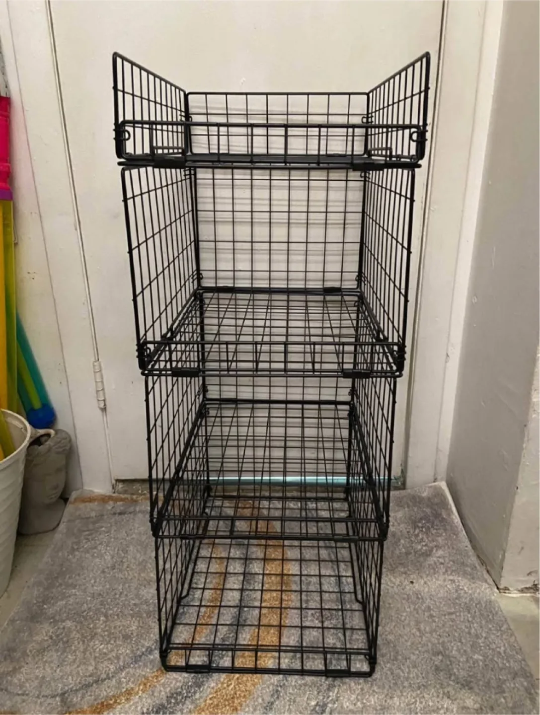 4 Metal stackable/folding shelves thumbnail