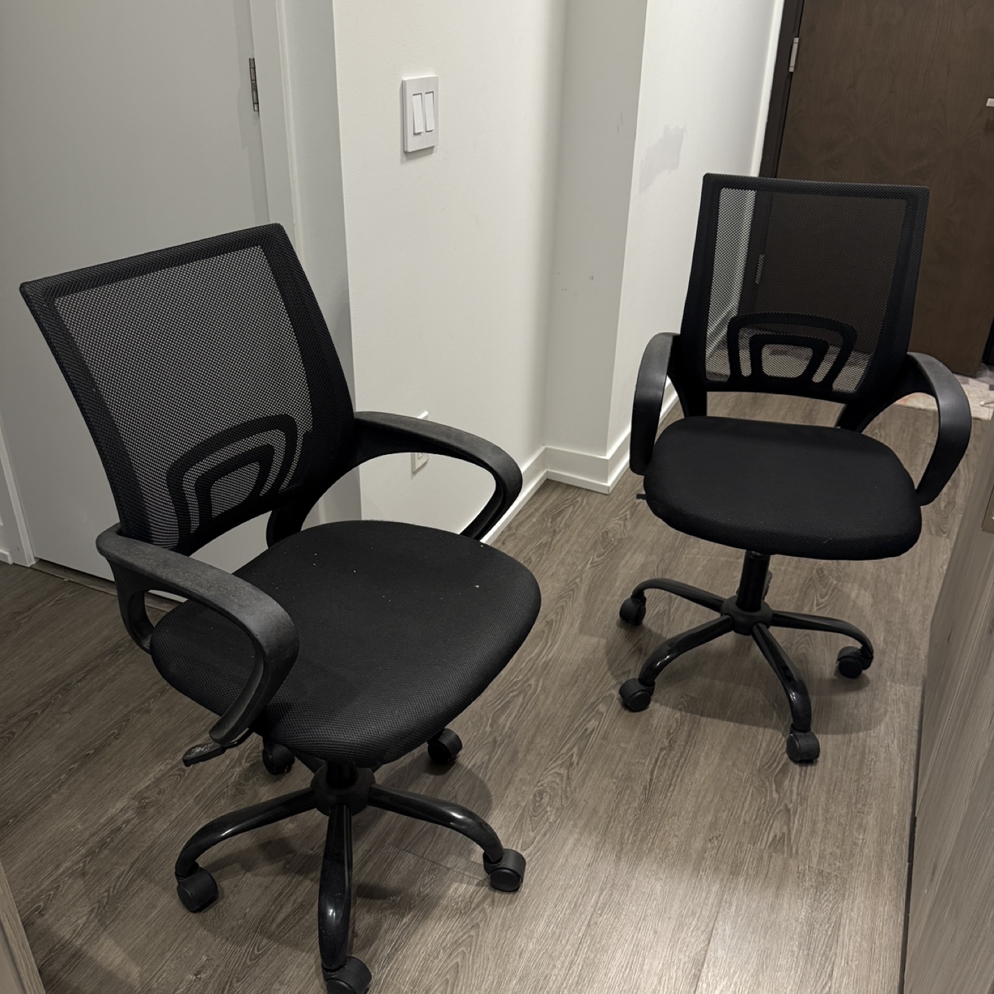 Black Mesh Office Chair - photo 5