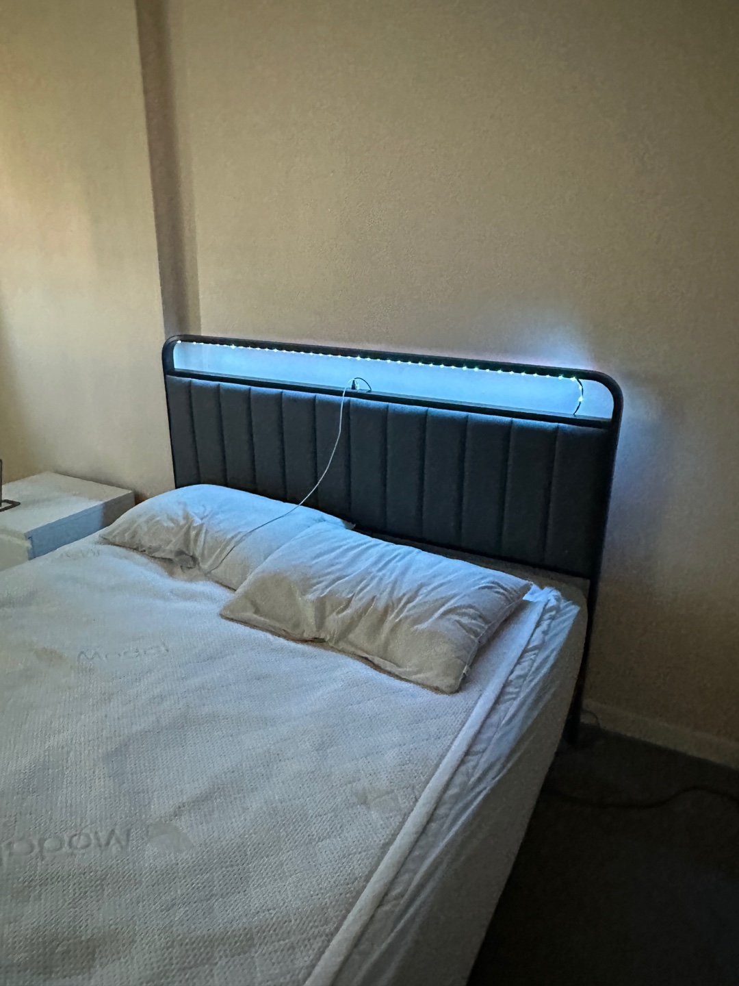 Queen size LED BED FRAME - photo 5