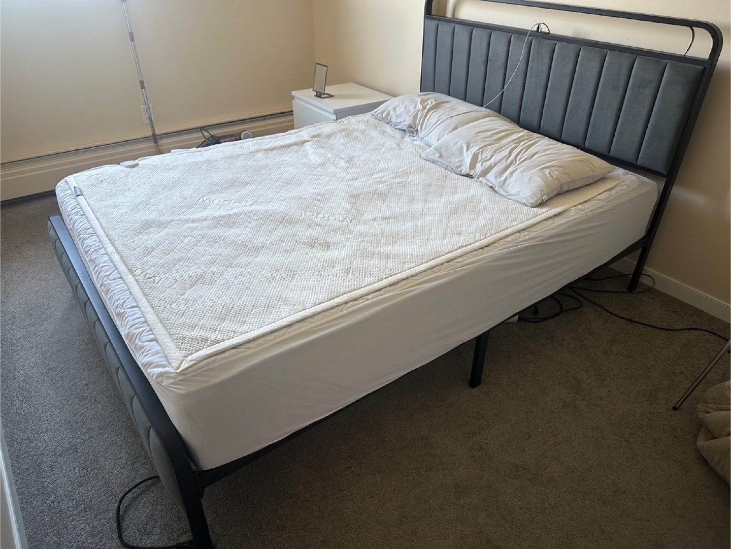 Queen size LED BED FRAME - photo 3
