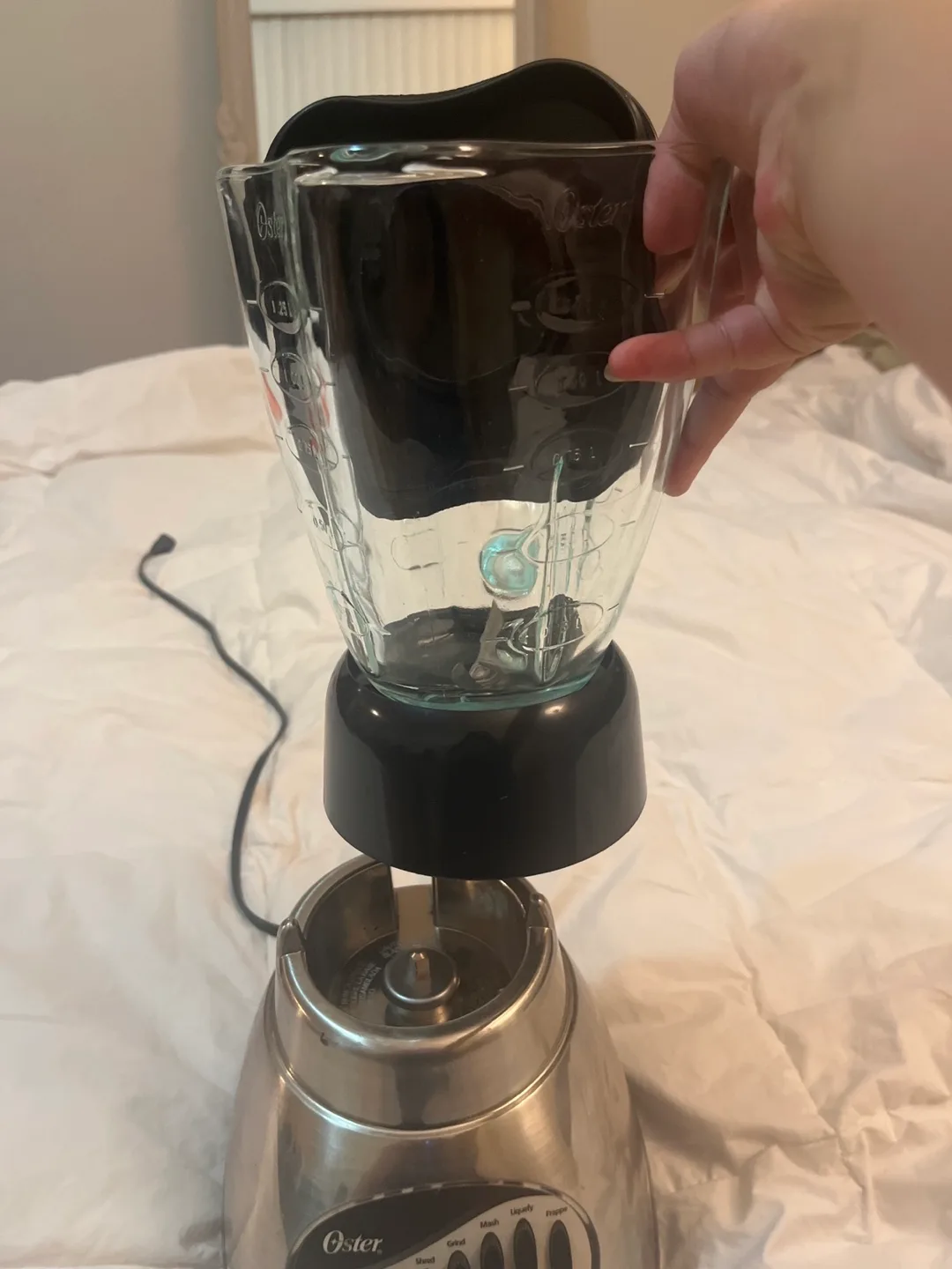 Oster 16-Speed All Metal Drive Blender image indicator(4)