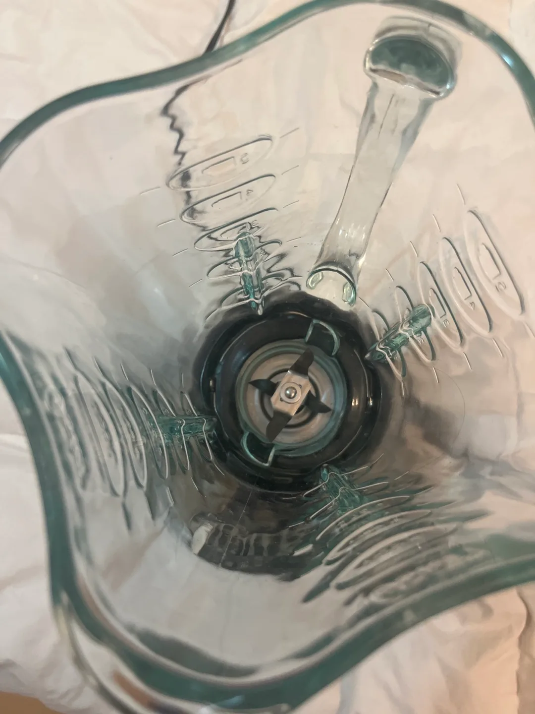 Oster 16-Speed All Metal Drive Blender image indicator(2)