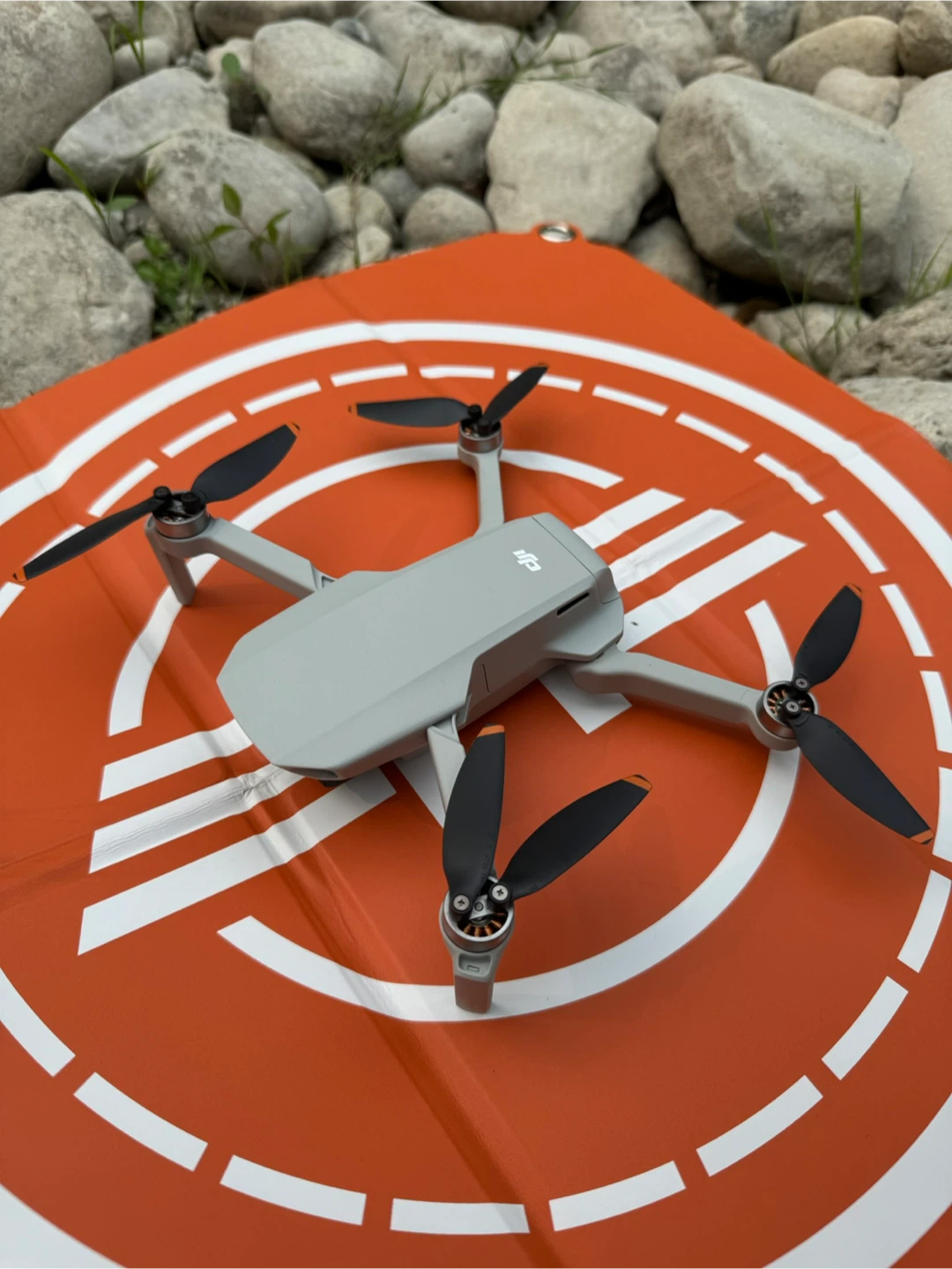 DJI Mini SE Drone with Accessories