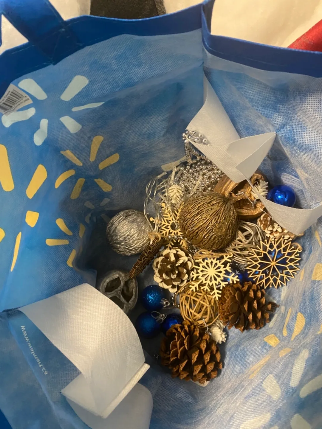 Christmas Decorations & Snow Blanket thumbnail