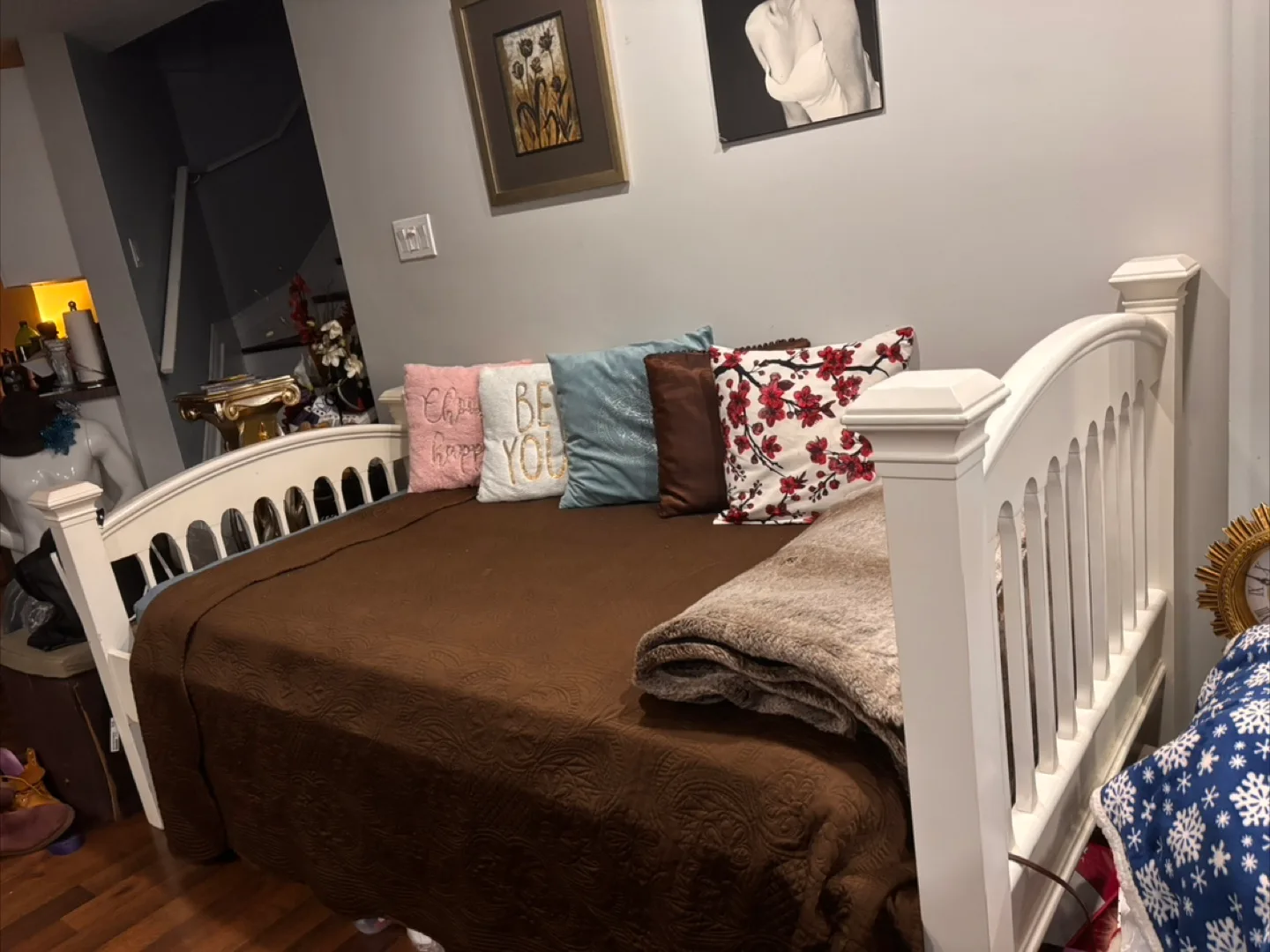 Solid wood Twin bed with Mattress image indicator(6)