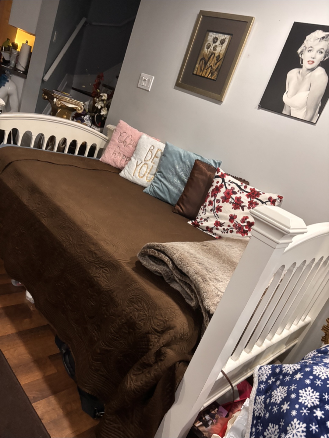 Solid wood Twin bed with Mattress - photo 4
