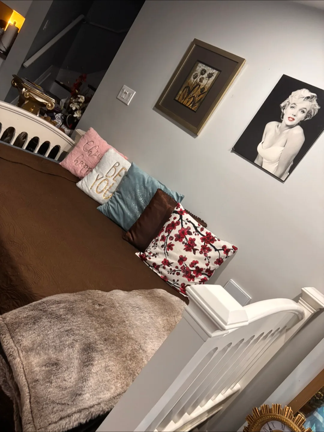 Solid wood Twin bed with Mattress image indicator(5)