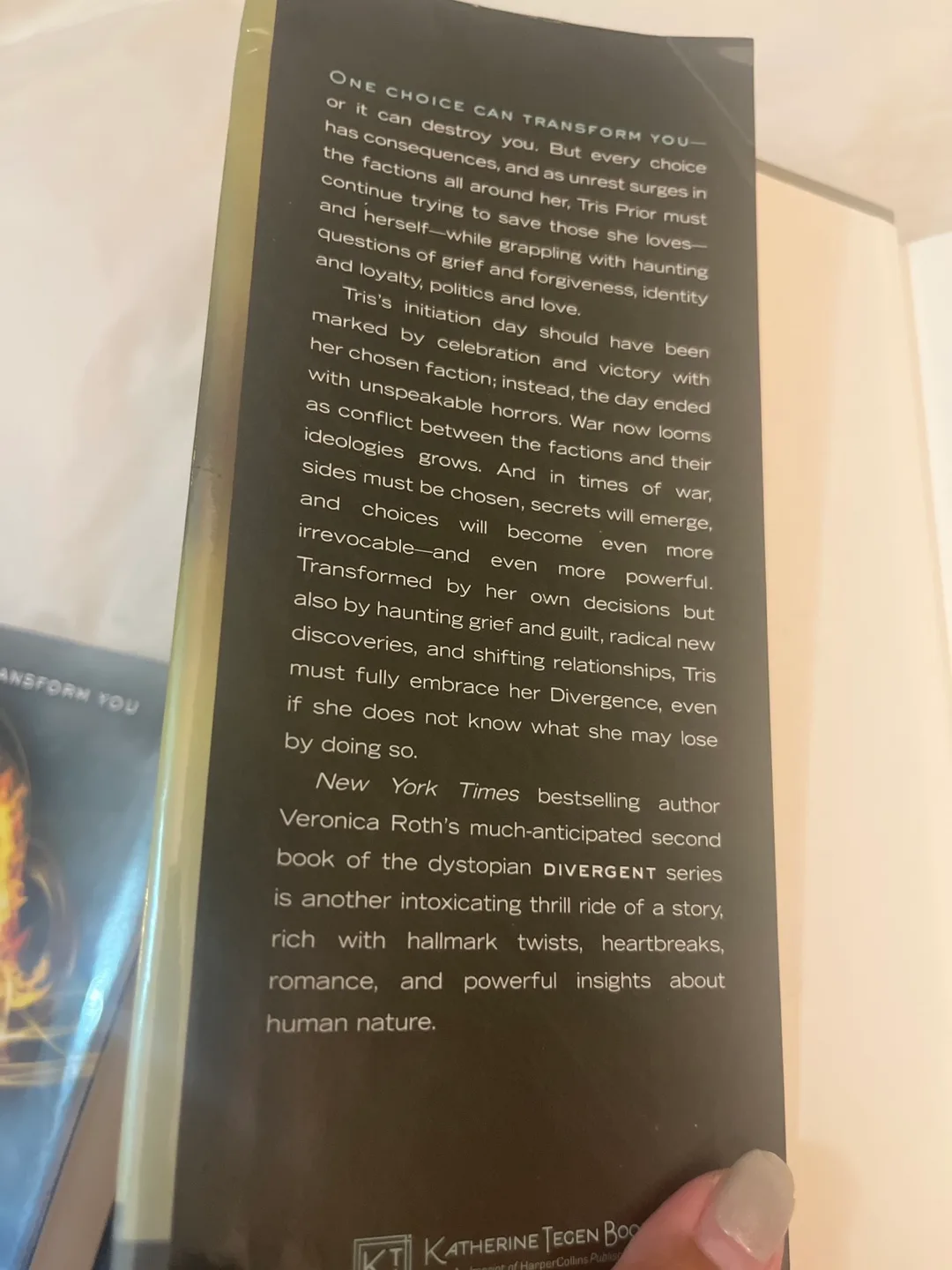 Divergent Series Books by Veronica Roth image indicator(3)